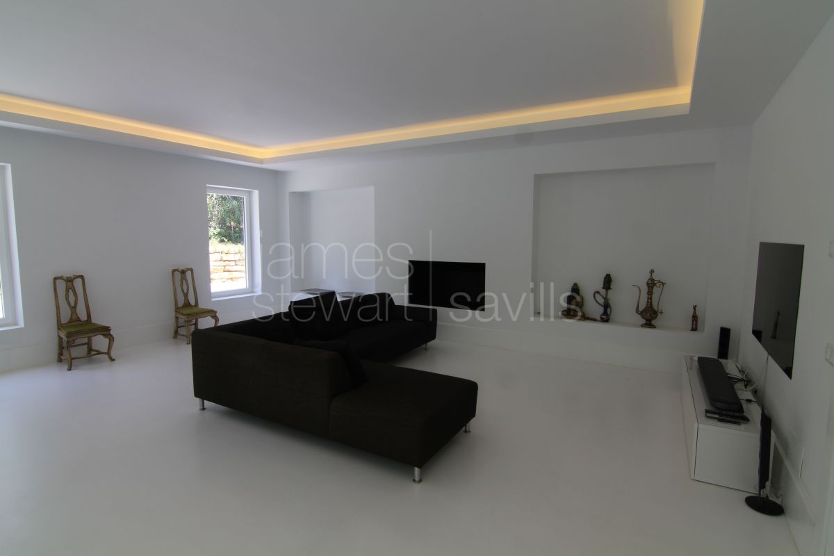 Luxury and tranquility in a secure gated location within Sotogrande