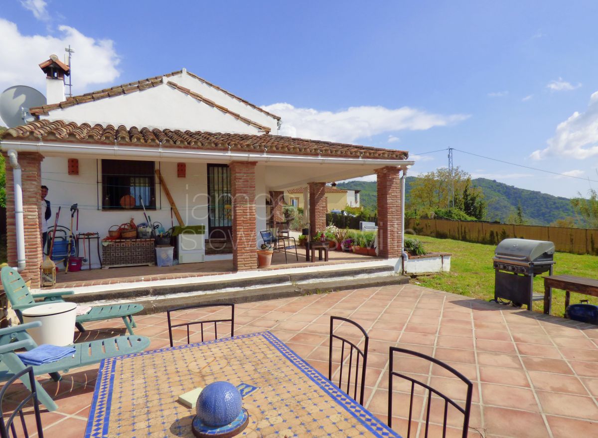 Small finca about 9k from the white village of Gaucin