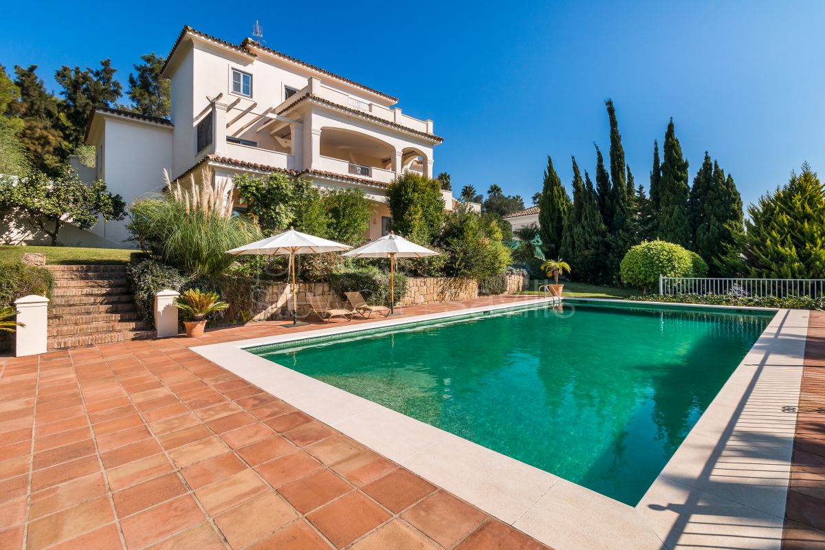 Villa in immaculate condition with golf views of three courses