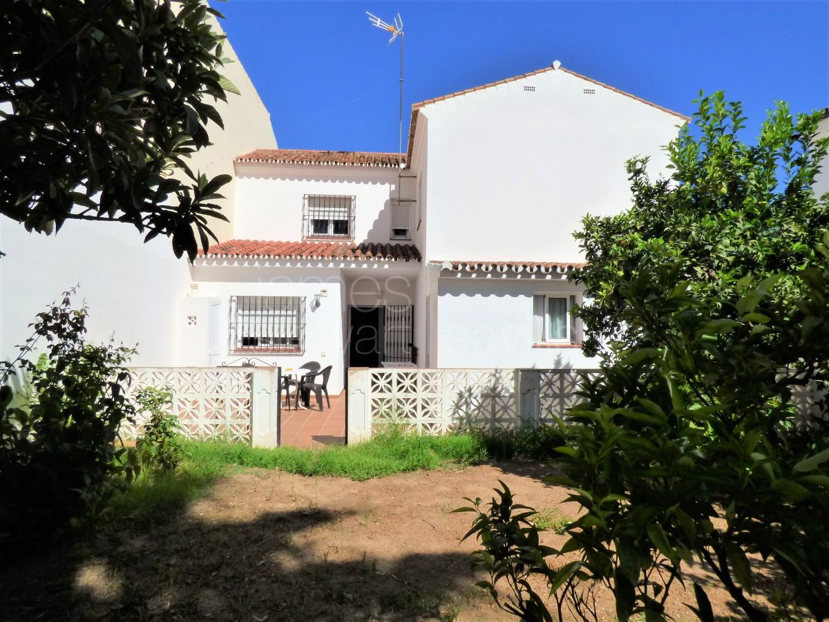Amplia casa con jardín en el corazón de Pueblo Nuevo