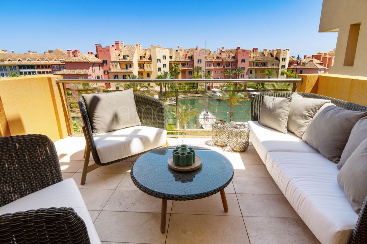 2 Bedroom apartment with views to La Marina de Sotogrande