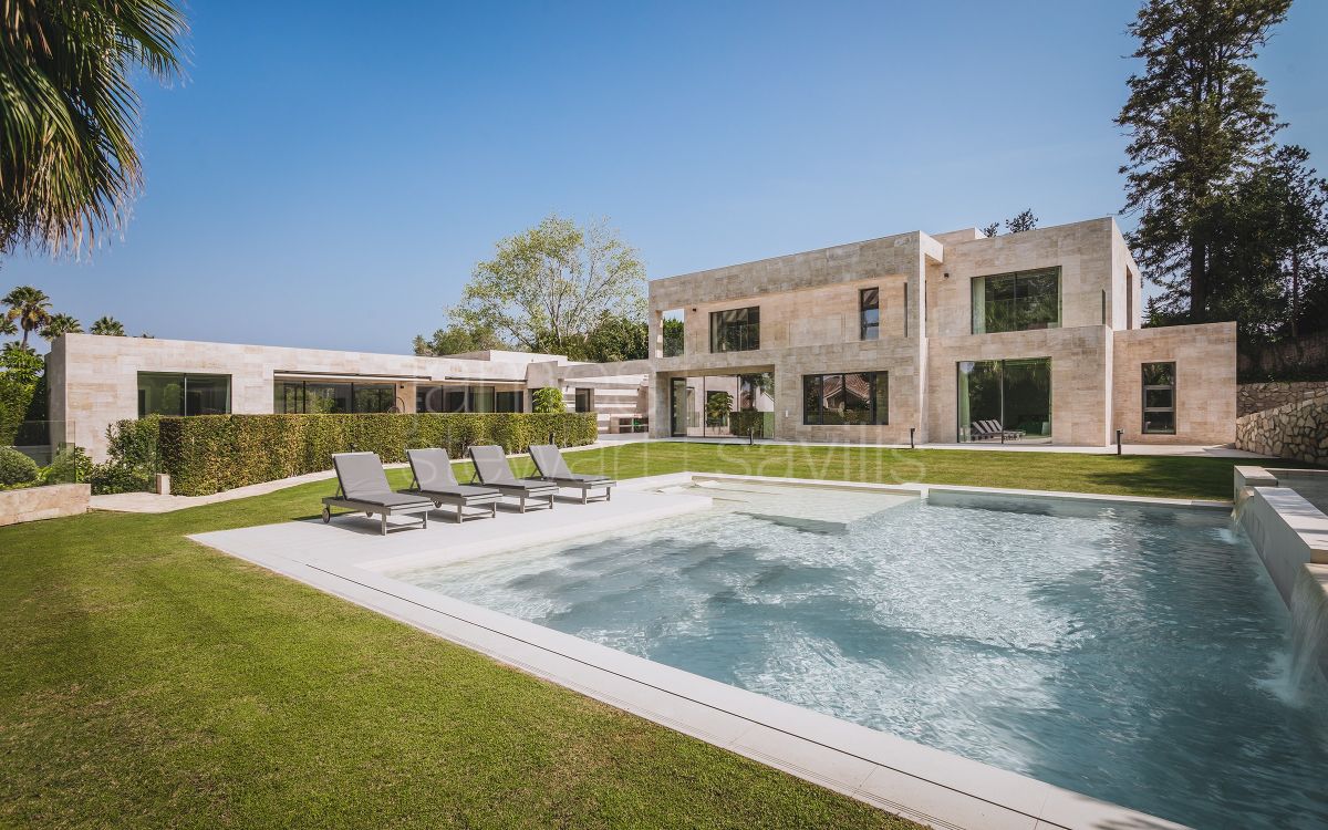 Recently constructed villa in the Kings and Queens area of Sotogrande