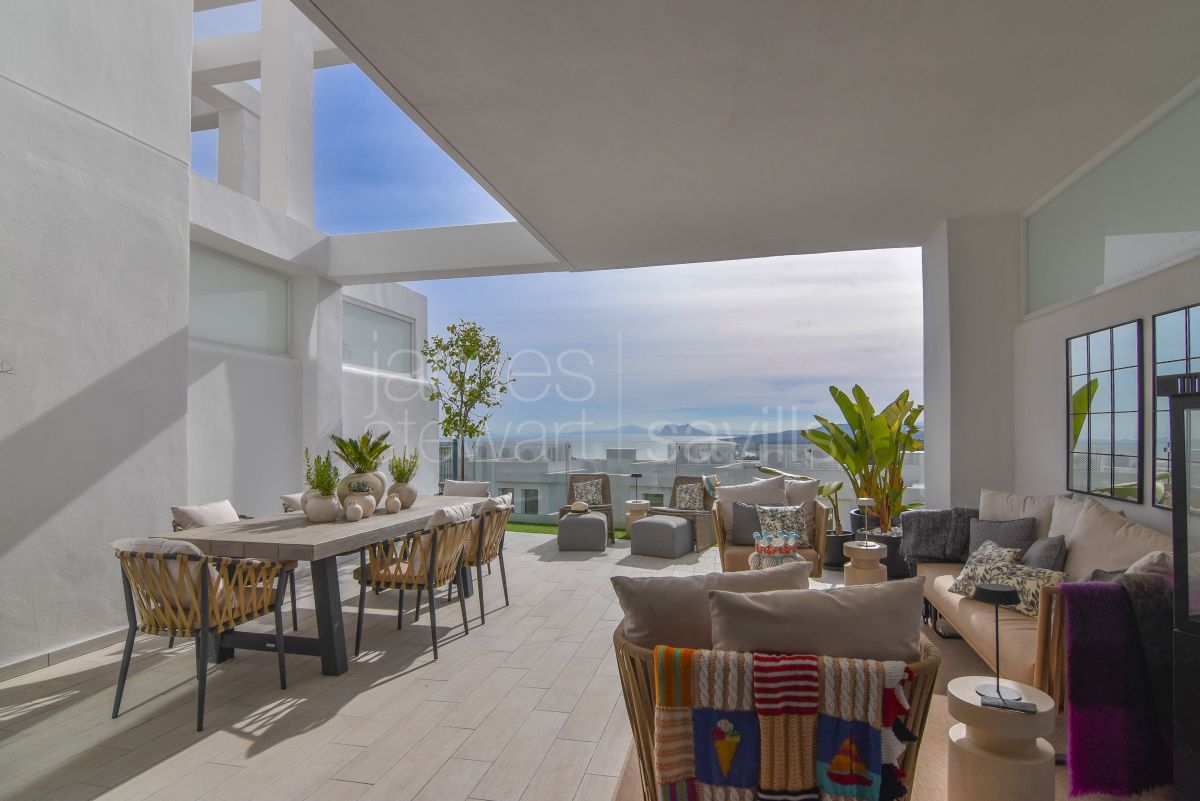 Fully upgraded townhouse facing the Mediterranean, Rock of Gibraltar and African coastline