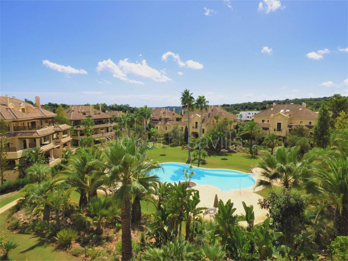 Duplex penthouse in one of the most popular gated apartment communities in Sotogrande - Valgrande