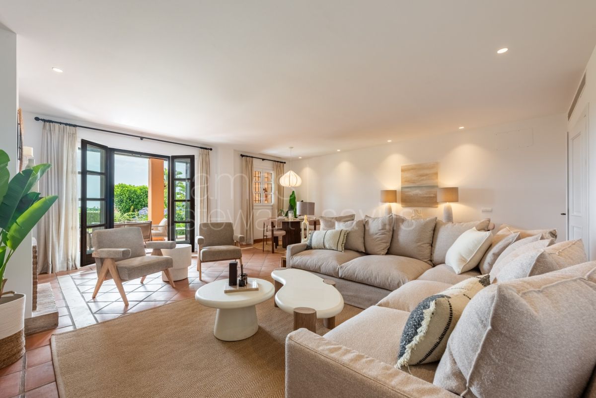 Beautifully Refurbished Townhouse sold as seen with Private Garden in Cortijos de la Reserva