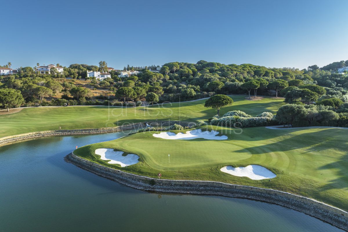 Great Frontline Golf Plot in La Reserva, Sotogrande