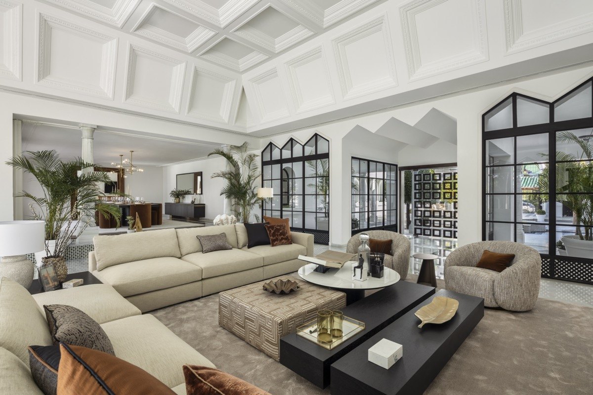 Image of the interior living room of a villa for sale in Marbella.