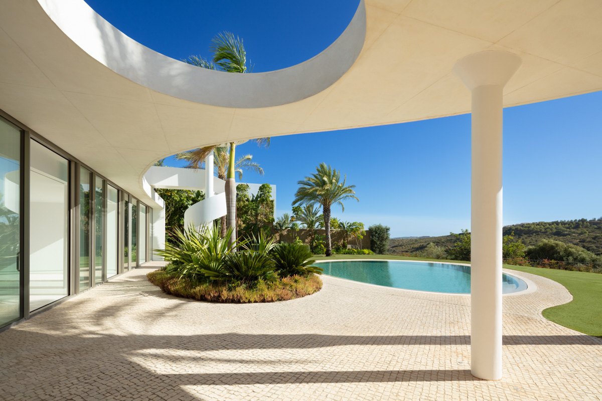 Original curvilinear villa in Finca Cortesin, Casares
