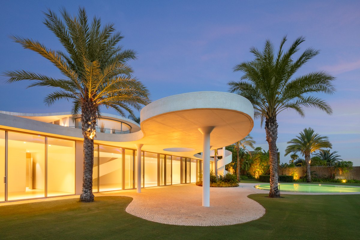 Original curvilinear villa in Finca Cortesin, Casares