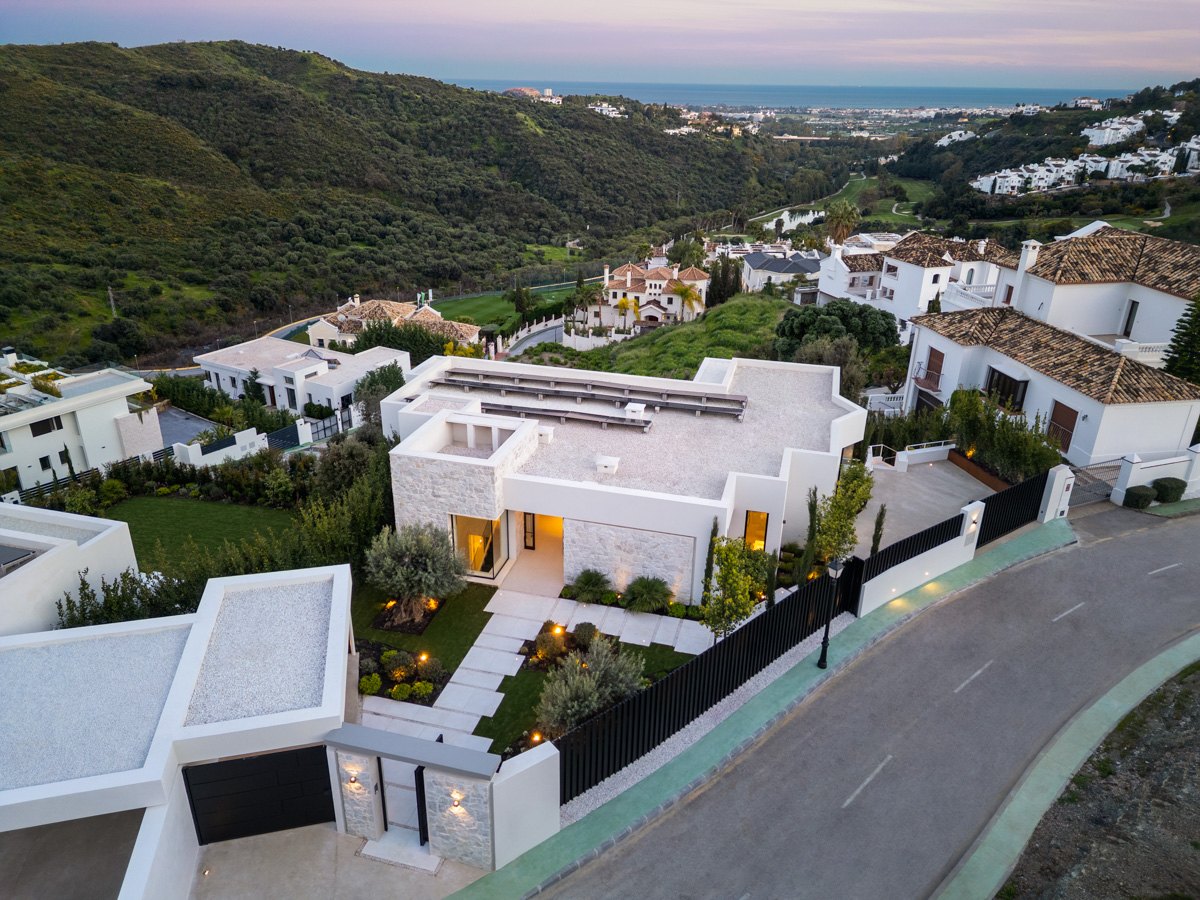 Villa con vistas panorámicas despejadas al mar, en Real de La Quinta