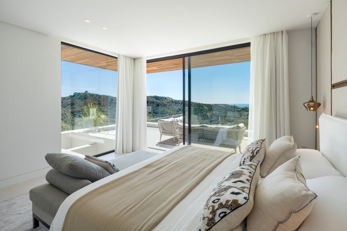 Villa con vistas panorámicas despejadas al mar, en Real de La Quinta