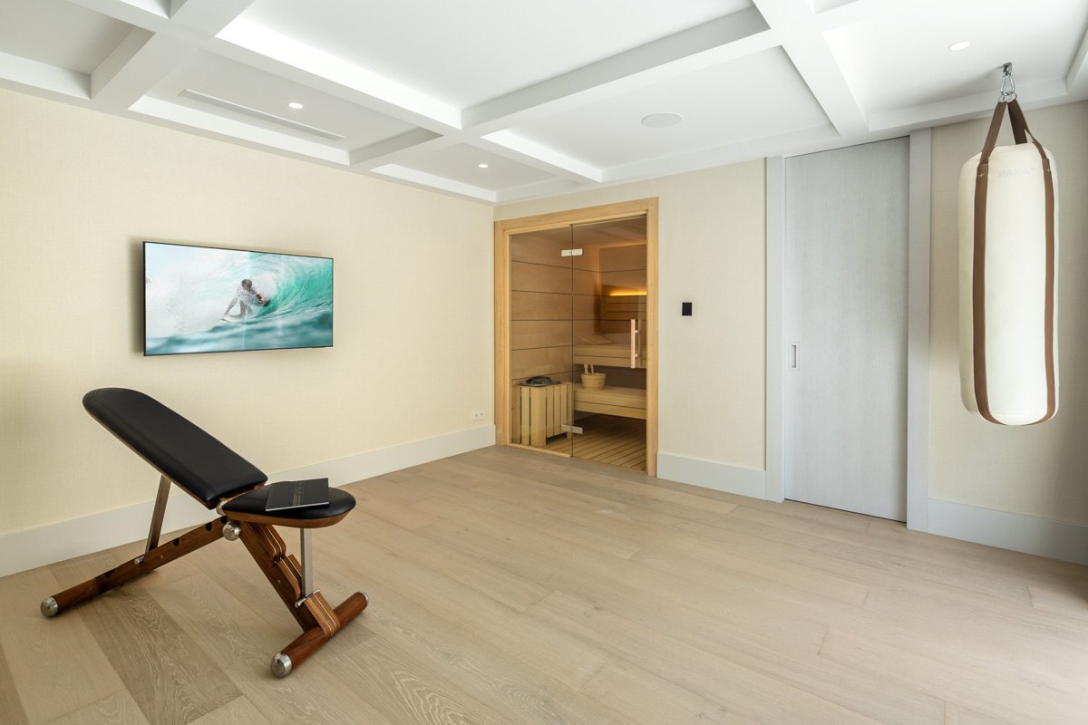 Fascinante villa contemporánea con comodidades excepcionales en Nagüeles, Milla de Oro, Marbella