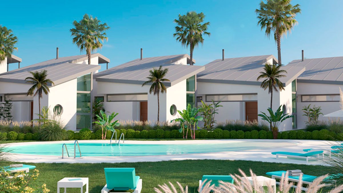 Luminosa villa con amplias terrazas, jardín y piscina