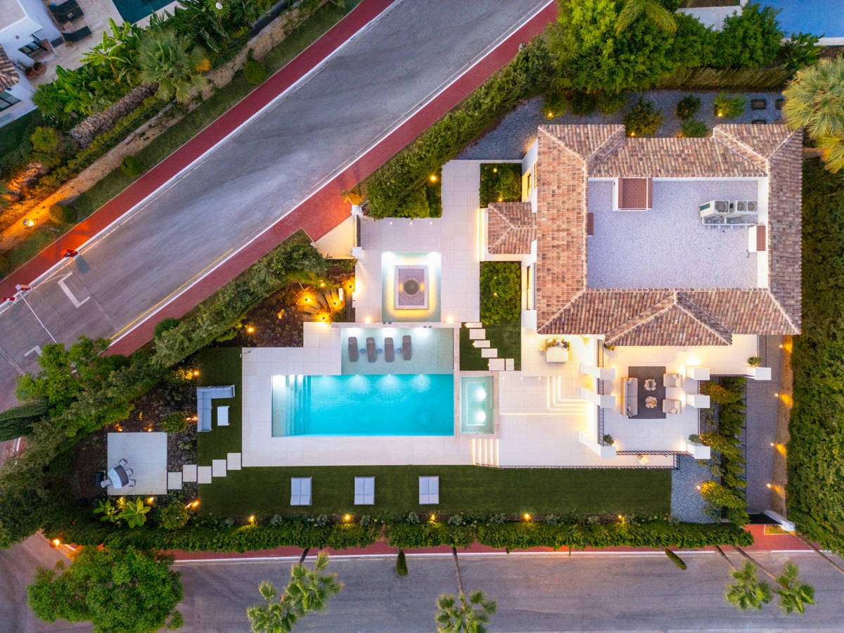 Villa with elegance and distinction in the heart of the Golden Mile, Sierra Blanca, Marbella