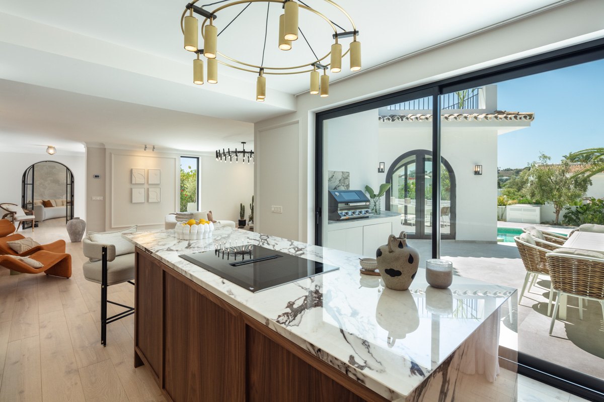 Incredible mediterranean- andalusian style villa in Aloha