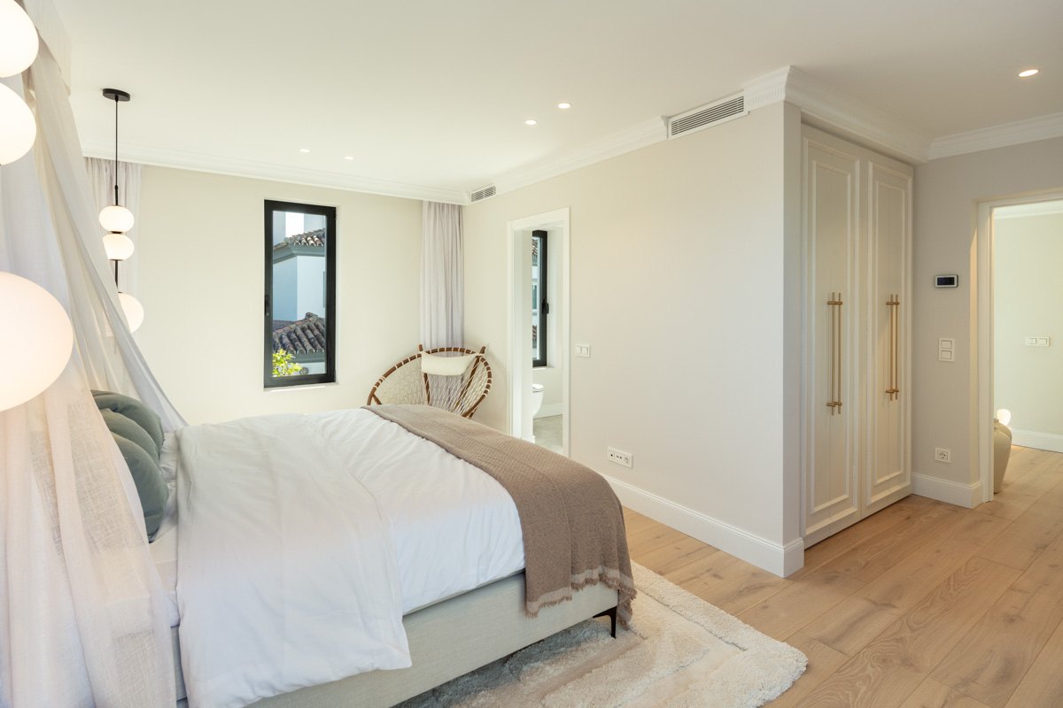 Incredible mediterranean- andalusian style villa in Aloha