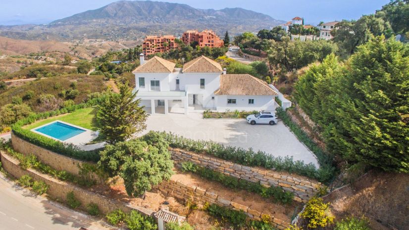 House in La Mairena, Marbella