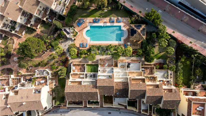 Town House in Los Pinos de Aloha, Marbella