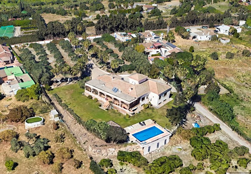 House in El Padron, Estepona