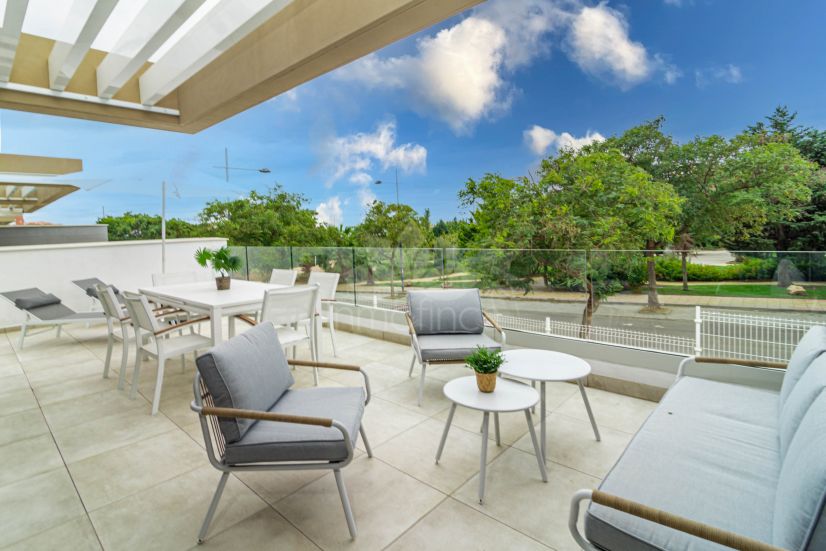 Apartamento en Las Mesas, Estepona