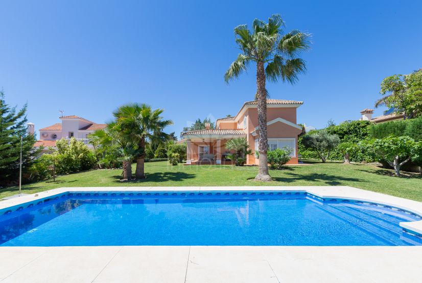 Villa en Don Pedro, Estepona