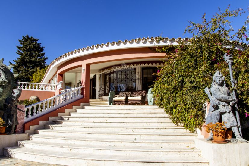 Villa in Estepona