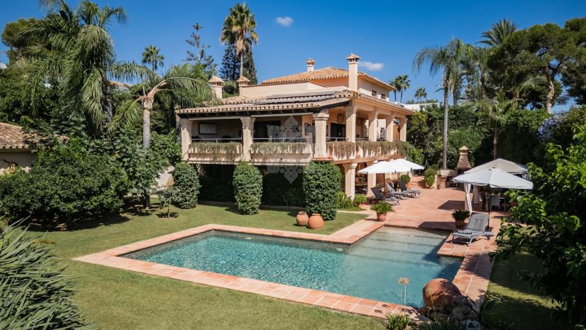 Villa in Los Monteros Playa, Marbella
