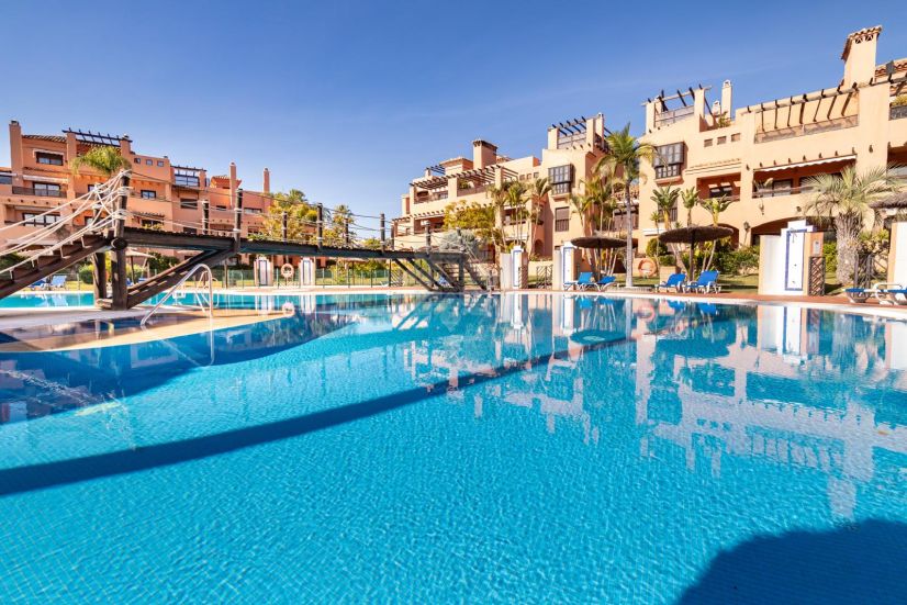 Apartment in Hacienda del Sol, Estepona