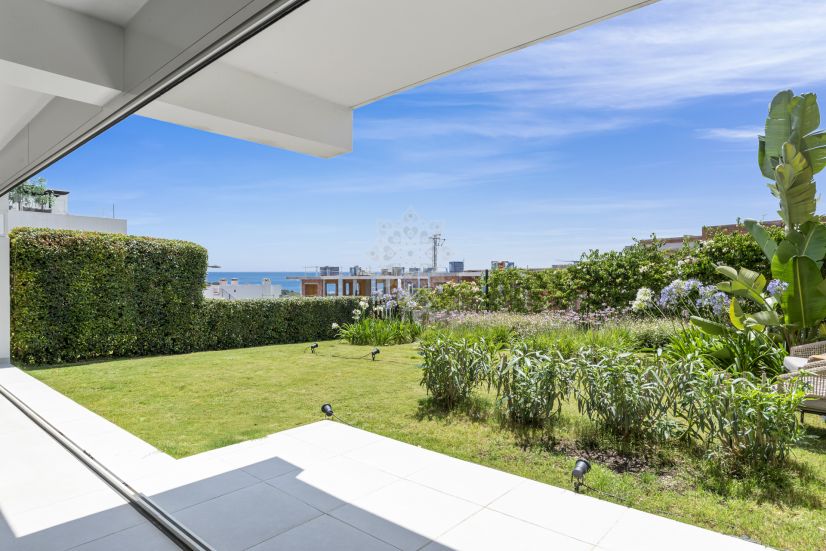 Ground Floor Apartment in Estepona Golf, Estepona