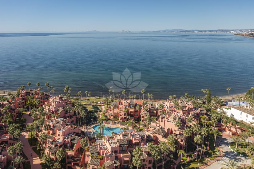 Apartamento en Cabo Bermejo, Estepona