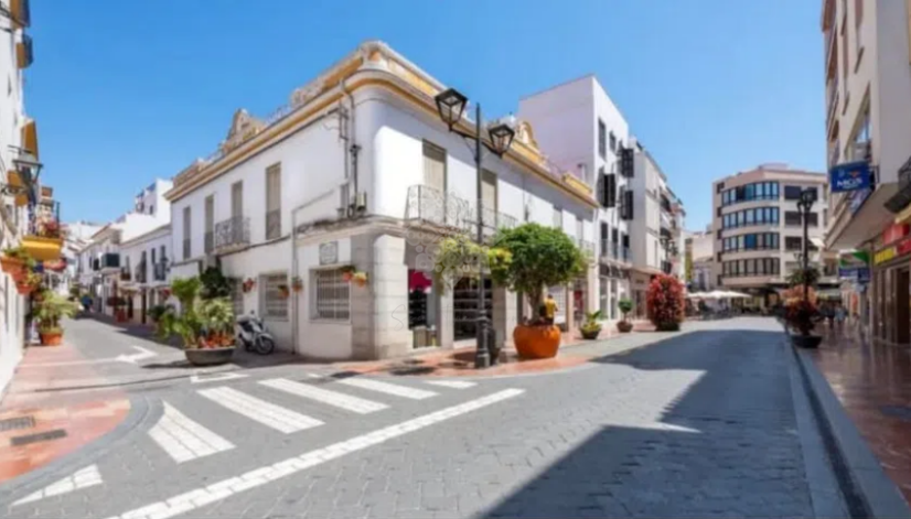 Building in Estepona Centre, Estepona