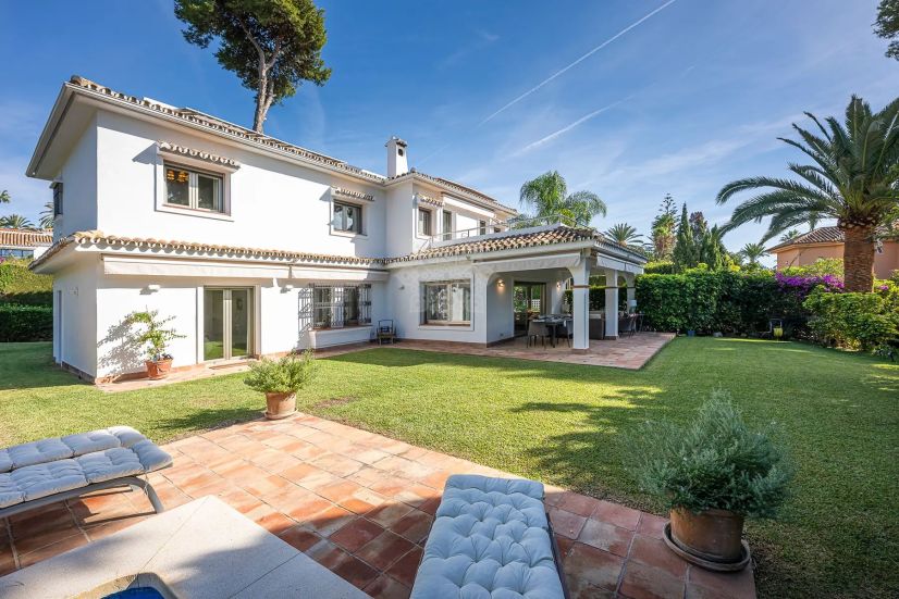 Villa in Los Monteros Playa, Marbella