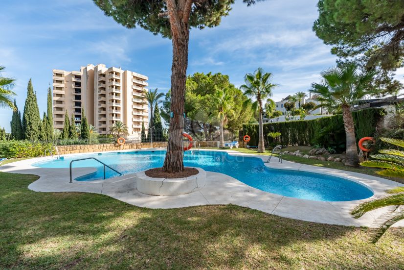 Apartamento en Rio Real, Marbella