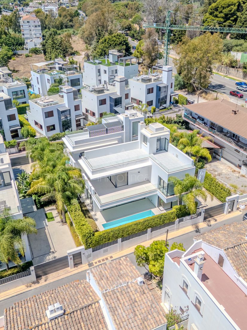 Villa in Marbella Golden Mile, Marbella