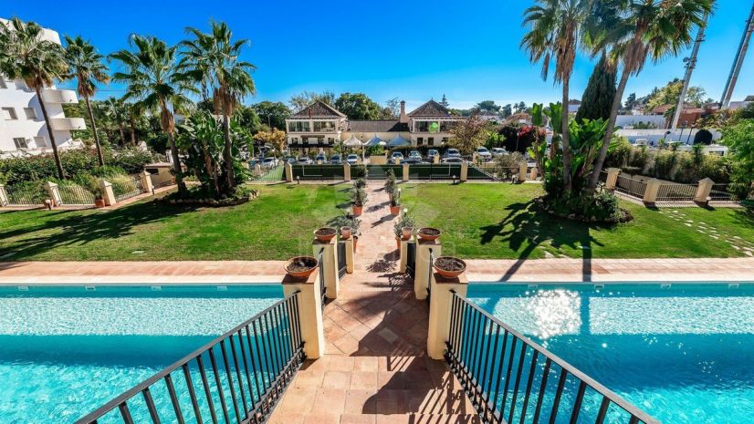 Villa Pareada en Marbella Golden Mile, Marbella