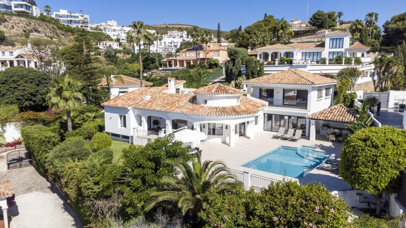 Villa in Altos del Paraiso, Benahavis