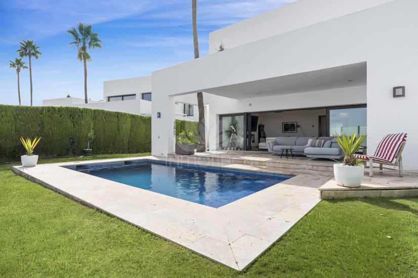 House in Atalaya Fairways, Benahavis