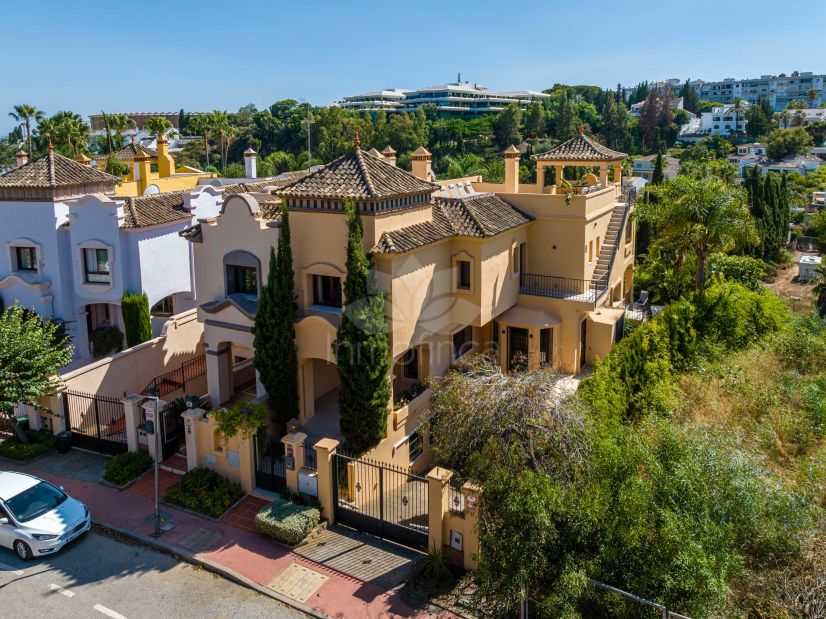 Villa Pareada en Marbella - Puerto Banus, Marbella