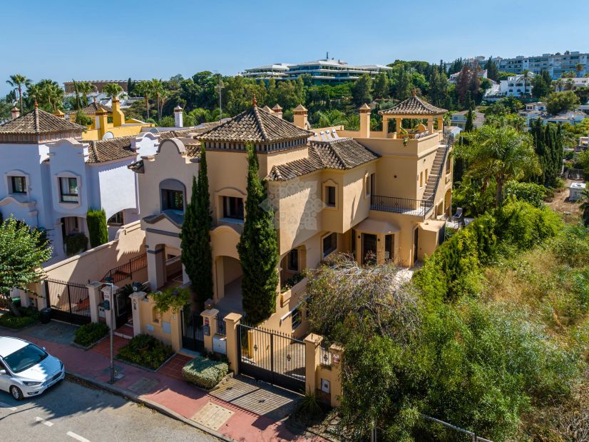 Villa Pareada en Marbella - Puerto Banus, Marbella