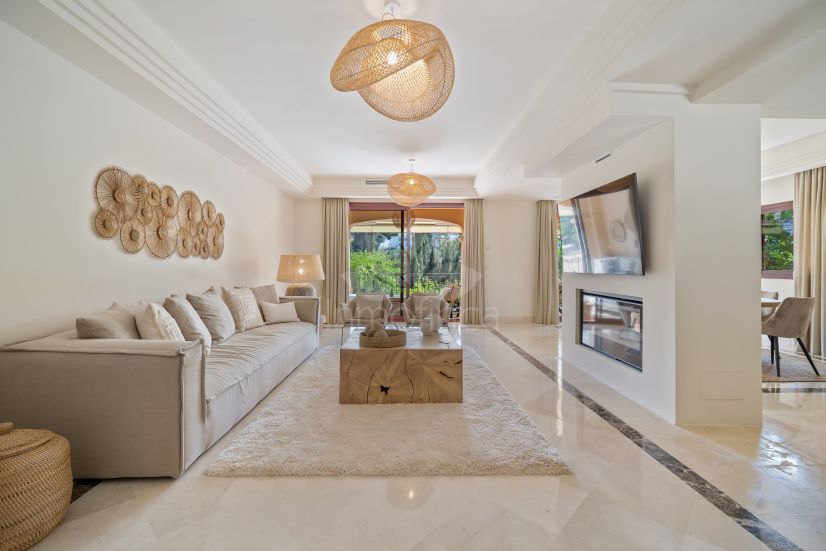 Semi Detached Villa in Marbella - Puerto Banus, Marbella