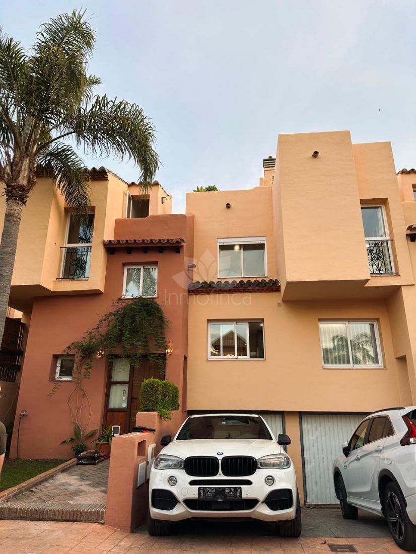 Town House in Condes de Iza, Marbella