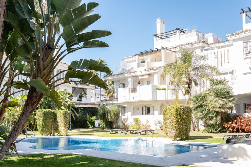 Duplex Penthouse in Los Naranjos de Marbella, Marbella