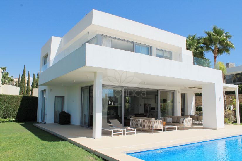 Villa in Puerto del Capitan, Benahavis