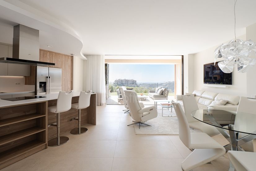 Ground Floor Apartment in Real de La Quinta, Benahavis