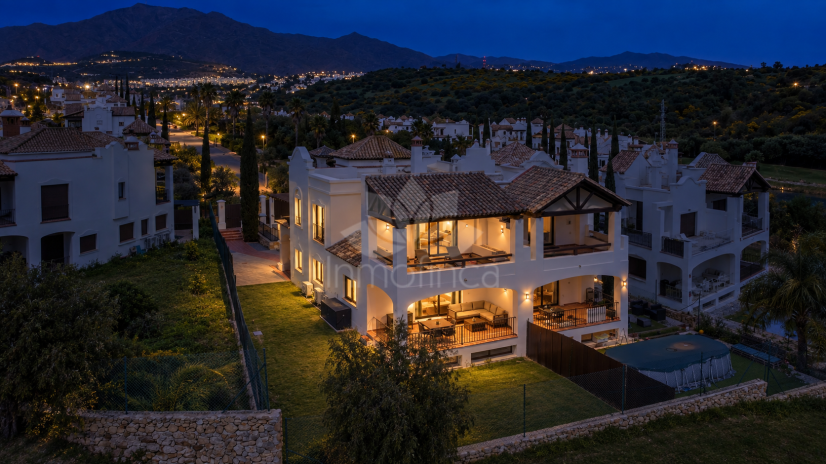 Villa Pareada en Azata Golf, Estepona