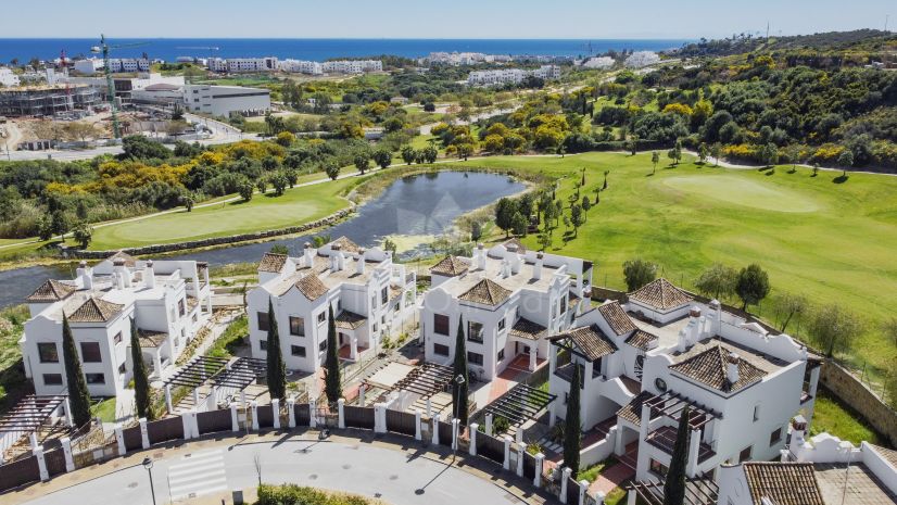 Semi Detached Villa in Azata Golf, Estepona