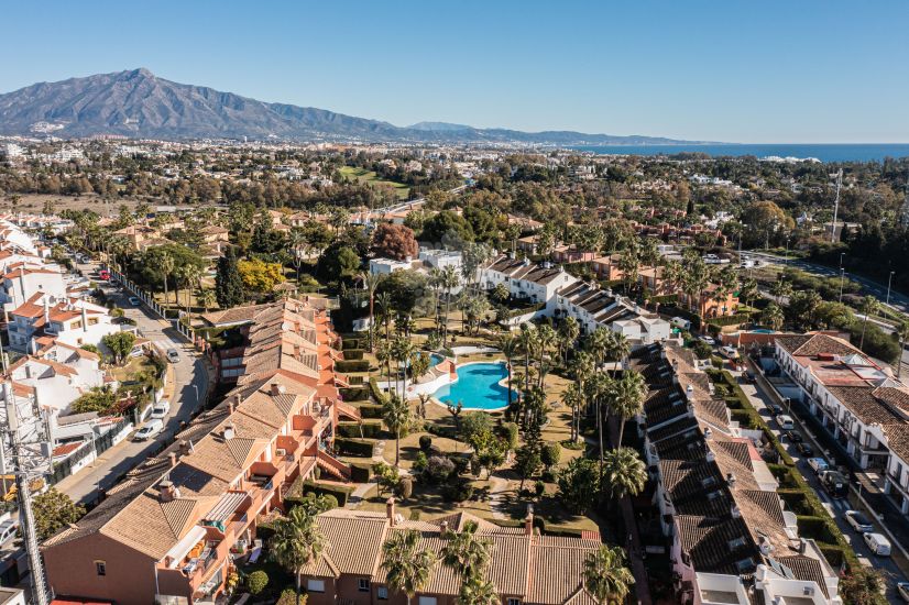 Town House in Monte Biarritz, Estepona