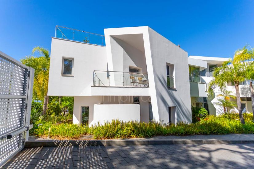 Semi Detached Villa in Meisho Hills, Marbella