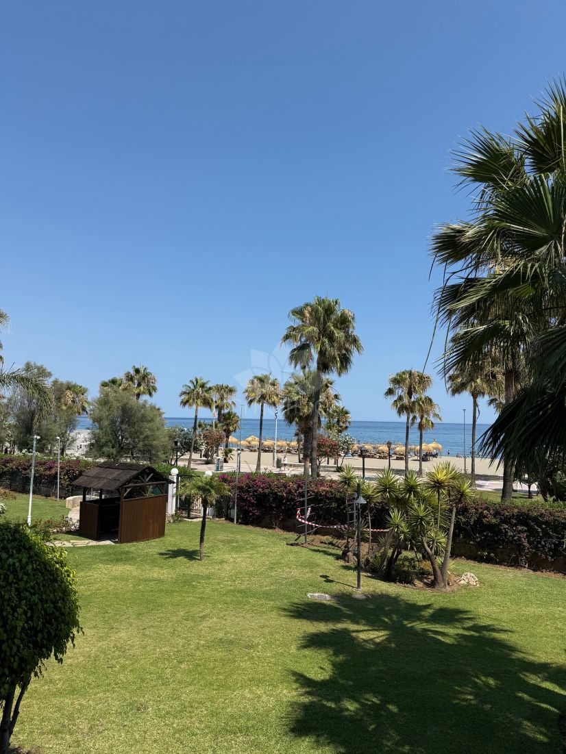 Apartamento en Playa Rocio, Marbella
