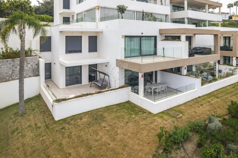 Apartment in Las Mesas, Estepona